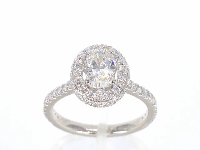 Platina entourage ring met 1.76 carat briljant diamanten - afbeelding 1 van  10
