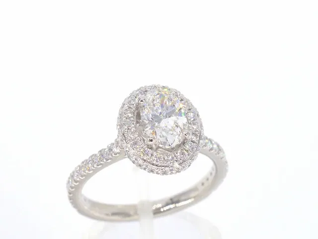 Platina entourage ring met 1.76 carat briljant diamanten - afbeelding 5 van  10