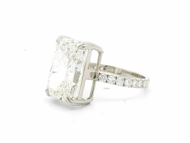Platina ring met 6,76 crt. diamant - afbeelding 1 van  5