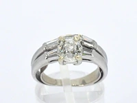 Platina ring met antiek geslepen diamant en hoge kwaliteit baguette geslepen diamanten - afbeelding 1 van  7