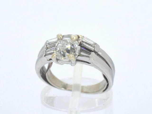 Platina ring met antiek geslepen diamant en hoge kwaliteit baguette geslepen diamanten - afbeelding 3 van  7