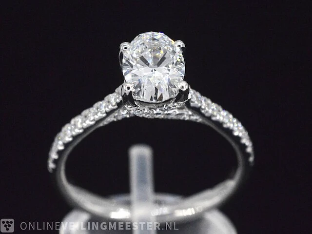 Platina solitair ring met een 1.57 carat briljant geslepen diamant - afbeelding 1 van  6
