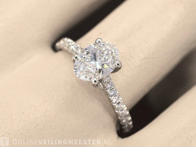 Platina solitair ring met een 1.57 carat briljant geslepen diamant - afbeelding 2 van  6