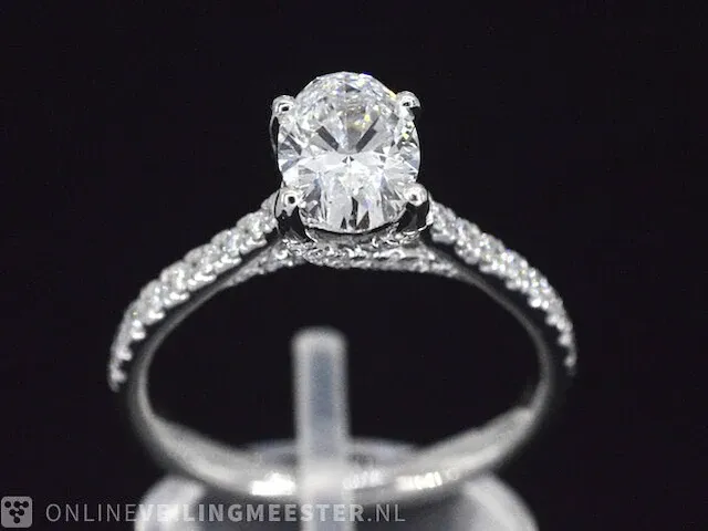 Platina solitair ring met een 1.57 carat briljant geslepen diamant - afbeelding 1 van  6