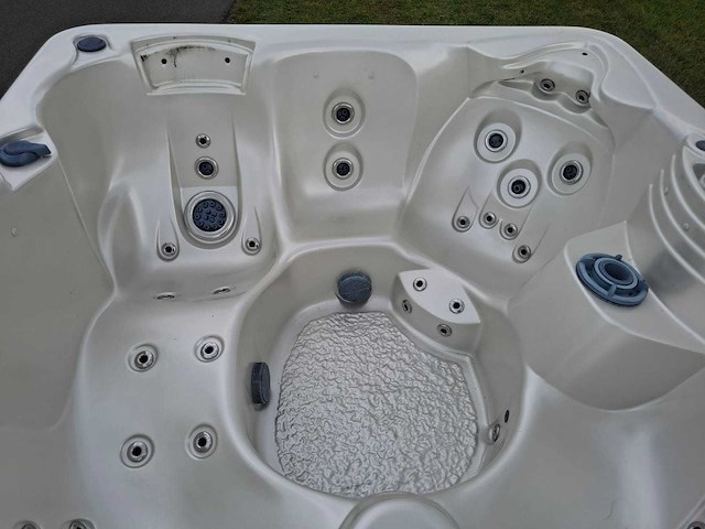 Platinum spa 6 persoons amerikaans jacuzzi en buitenspa - afbeelding 7 van  26