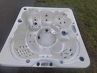 Platinum spa 6 persoons amerikaans jacuzzi en buitenspa - afbeelding 12 van  26