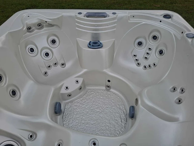 Platinum spa 6 persoons amerikaans jacuzzi en buitenspa - afbeelding 3 van  26
