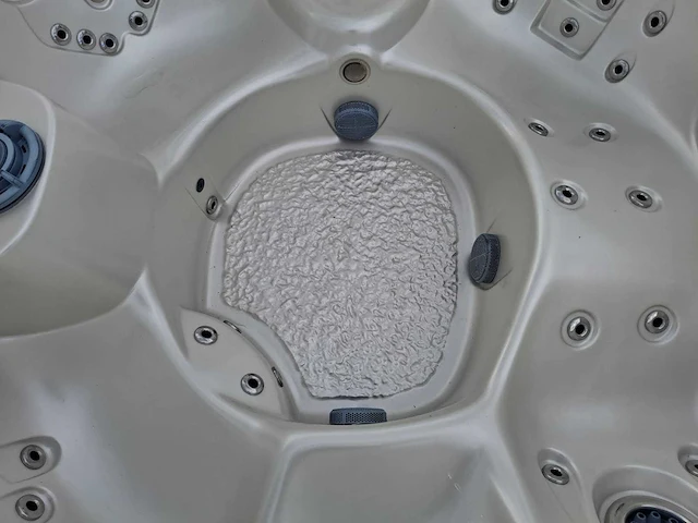Platinum spa 6 persoons amerikaans jacuzzi en buitenspa - afbeelding 21 van  26