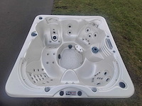 Platinum spa 6 persoons amerikaans jacuzzi en buitenspa