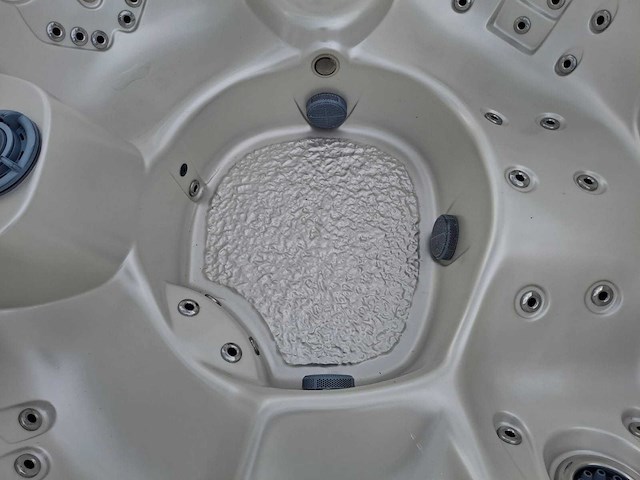 Platinum spa 6 persoons amerikaans jacuzzi en buitenspa - afbeelding 4 van  26