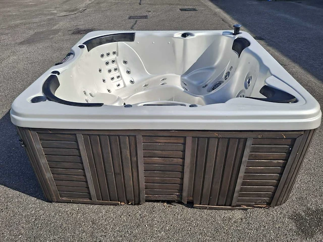 Platinum spa usa 5 persoons amerikaans jacuzzi en buitenspa - afbeelding 15 van  27