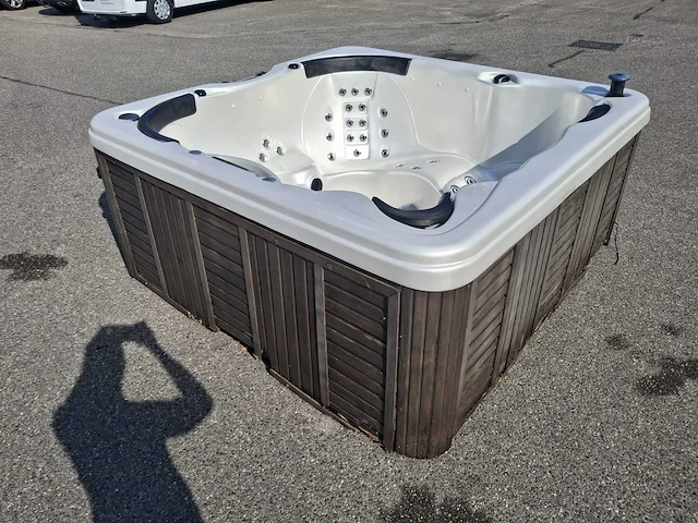 Platinum spa usa 5 persoons amerikaans jacuzzi en buitenspa - afbeelding 19 van  27