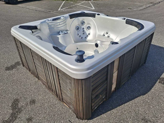 Platinum spa usa 5 persoons amerikaans jacuzzi en buitenspa - afbeelding 20 van  27