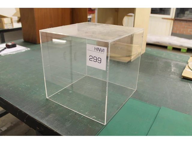 Plexiglas showkubus. afmeting 30 x 30 x 30 cm. - afbeelding 1 van  1