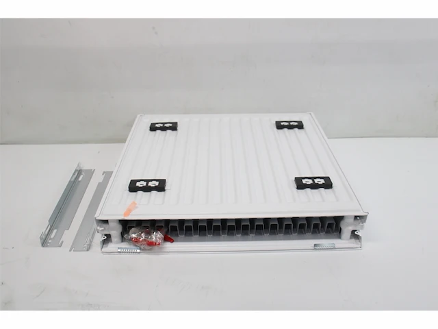 Plieger compact paneelradiator type 22 vlak wit 60 x 60 cm - afbeelding 2 van  3