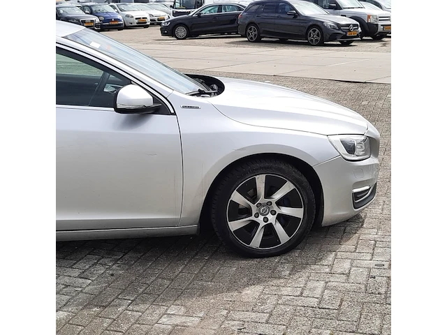 Plug-in hybride volvo, v60 2.4 d6 twin engine r-design, bouwjaar 2015 - afbeelding 3 van  66
