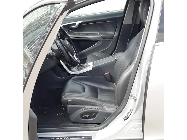 Plug-in hybride volvo, v60 2.4 d6 twin engine r-design, bouwjaar 2015 - afbeelding 25 van  66