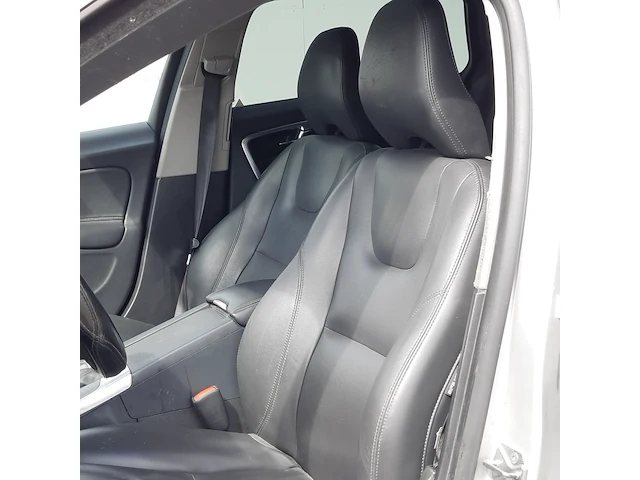 Plug-in hybride volvo, v60 2.4 d6 twin engine r-design, bouwjaar 2015 - afbeelding 26 van  66