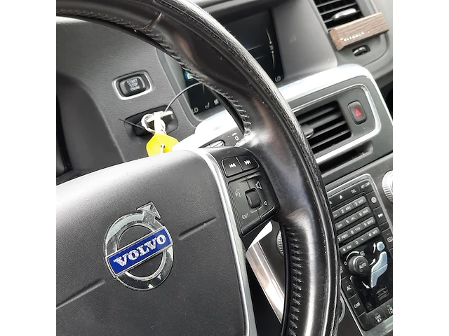 Plug-in hybride volvo, v60 2.4 d6 twin engine r-design, bouwjaar 2015 - afbeelding 31 van  66