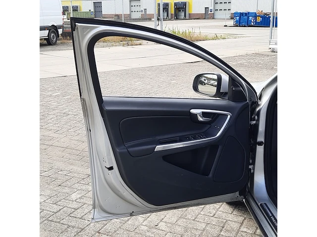 Plug-in hybride volvo, v60 2.4 d6 twin engine r-design, bouwjaar 2015 - afbeelding 44 van  66