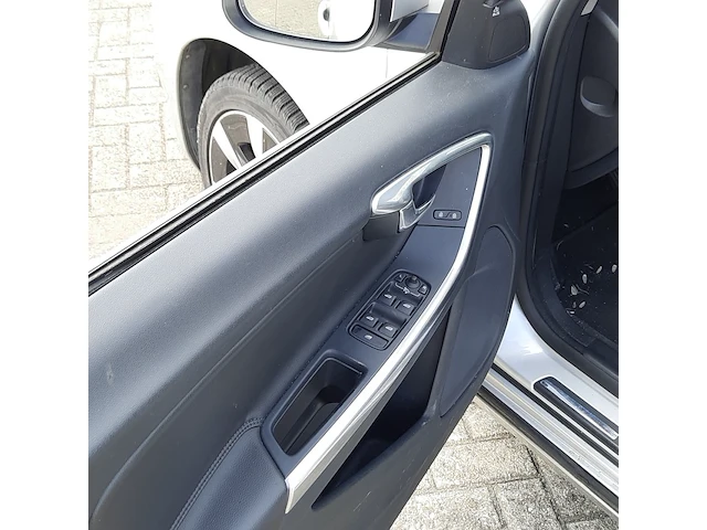 Plug-in hybride volvo, v60 2.4 d6 twin engine r-design, bouwjaar 2015 - afbeelding 46 van  66