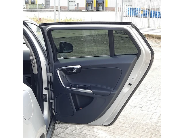 Plug-in hybride volvo, v60 2.4 d6 twin engine r-design, bouwjaar 2015 - afbeelding 55 van  66