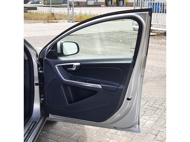 Plug-in hybride volvo, v60 2.4 d6 twin engine r-design, bouwjaar 2015 - afbeelding 57 van  66