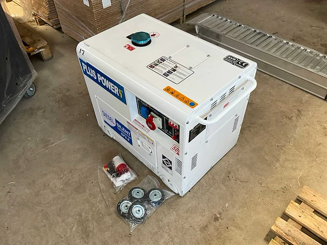 Plus power gf2-6 silent stroomgenerator - afbeelding 1 van  10