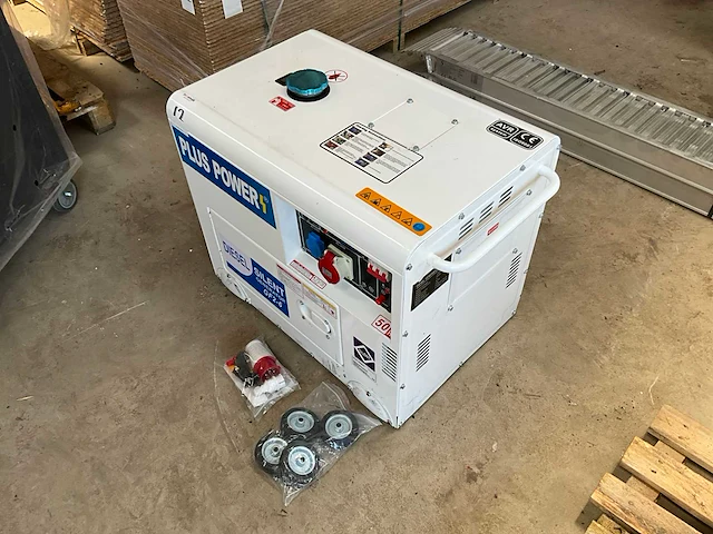 Plus power gf2-6 silent stroomgenerator - afbeelding 1 van  10