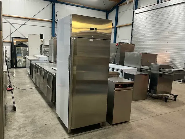 Plus700n rvs koelkast - afbeelding 1 van  5