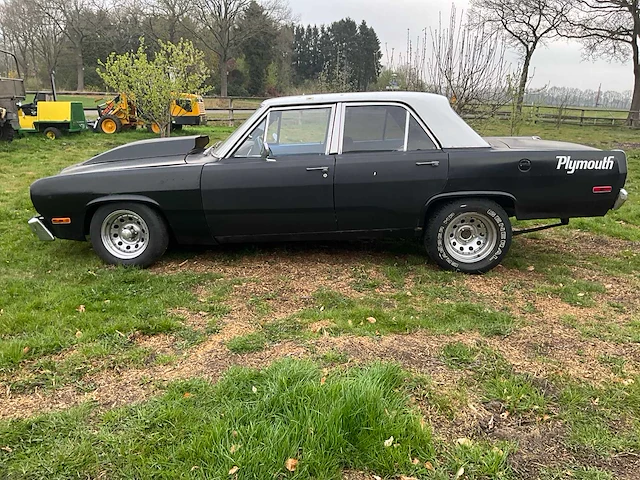 Plymouth - valiant - oldtimer - afbeelding 12 van  31