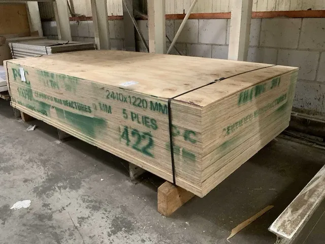 Plywood underlayment 9mm (51x) - afbeelding 1 van  3
