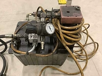 Pneumatiche hydrolische pomp met spreider pers - afbeelding 2 van  7
