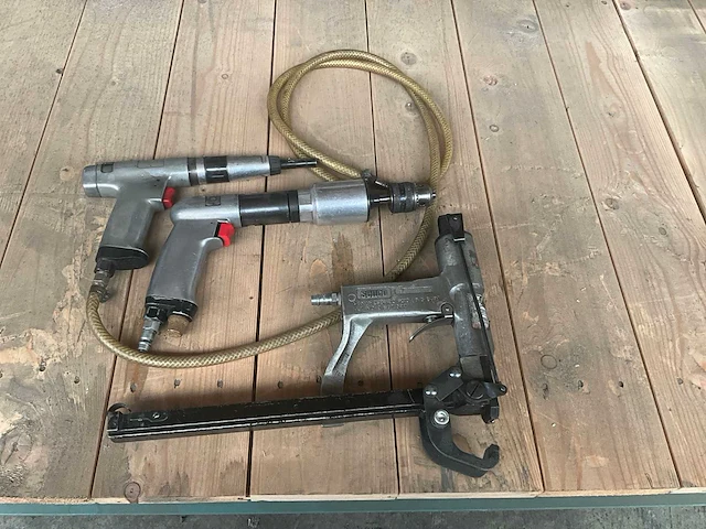 Pneumatisch gereedschap (2x) - afbeelding 1 van  3