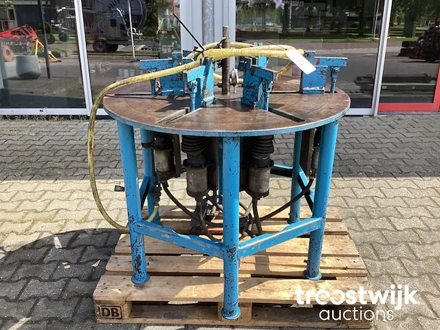 Pneumatische 6 voudige opspantafel - afbeelding 1 van  8