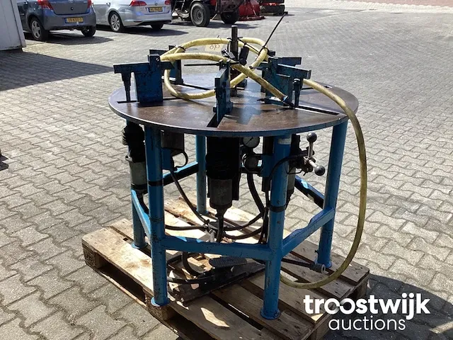 Pneumatische 6 voudige opspantafel - afbeelding 6 van  8