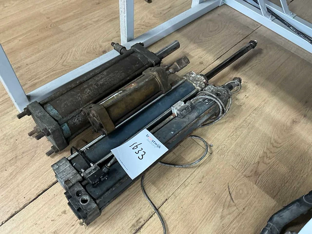 Pneumatische actuator (4x) - afbeelding 1 van  3