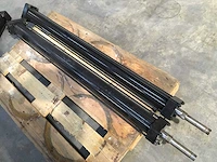 Pneumatische cilinder (2x) - afbeelding 1 van  3