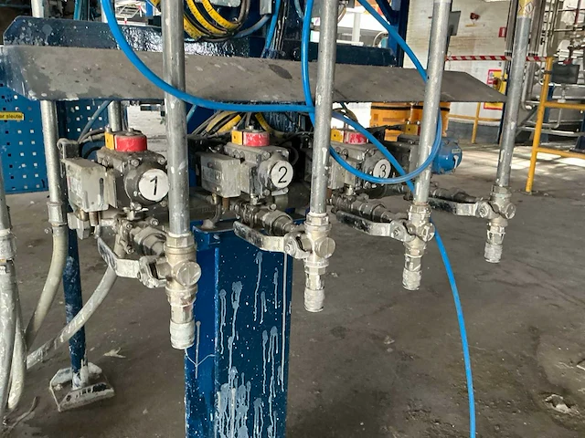 Pneumatische klep verdeelstuk met besturing - afbeelding 2 van  9