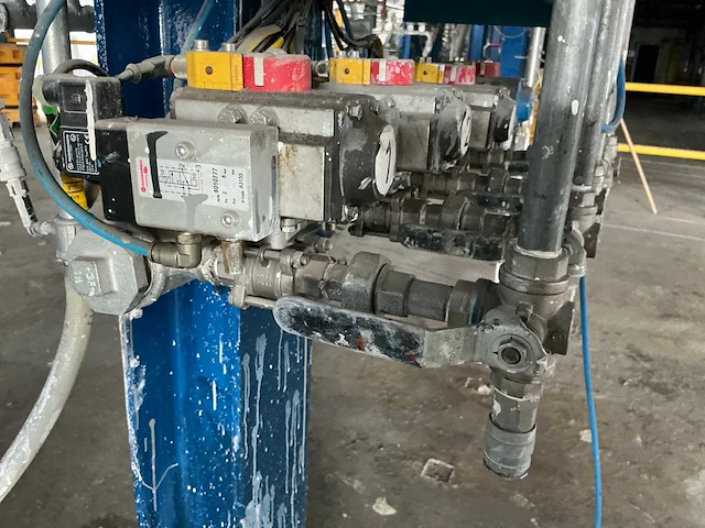 Pneumatische klep verdeelstuk met besturing - afbeelding 3 van  9