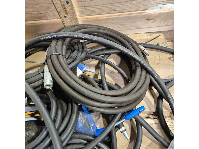 Pneumatische spuiten en drukmeters, o.a. atlas copco - afbeelding 3 van  7