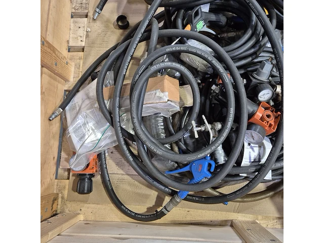 Pneumatische spuiten en drukmeters, o.a. atlas copco - afbeelding 5 van  7