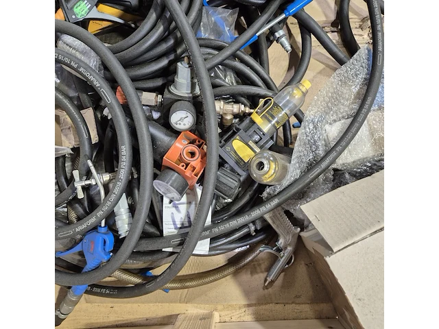 Pneumatische spuiten en drukmeters, o.a. atlas copco - afbeelding 6 van  7