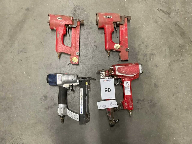 Pneumatische tacker (4x) - afbeelding 1 van  6