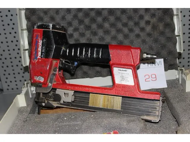 Pneumatische tacker haubold type pn 5035 v/b in stapelbare kunststoffen koffer. - afbeelding 2 van  2