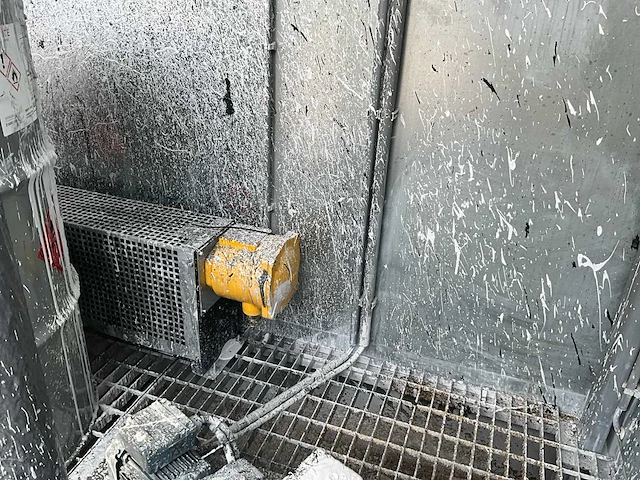 Pneumatische vat-menginstallatie (2x) - afbeelding 11 van  13