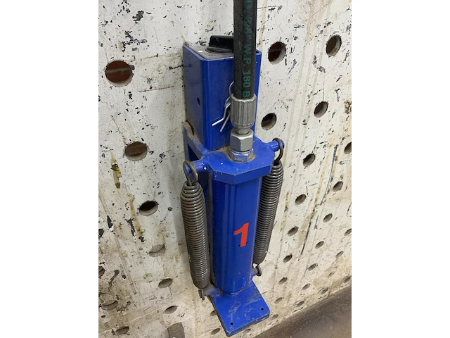 Pneumatische verticale opsluitbank, duin, 2008 - afbeelding 2 van  10
