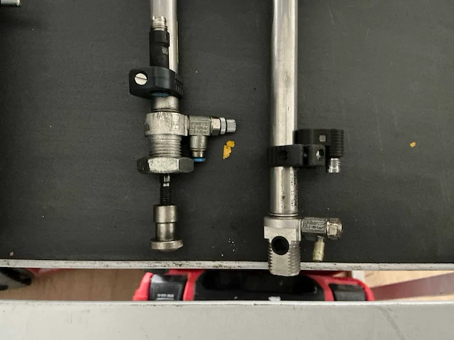 Pneumatische werkcilinder (2x) - afbeelding 3 van  4