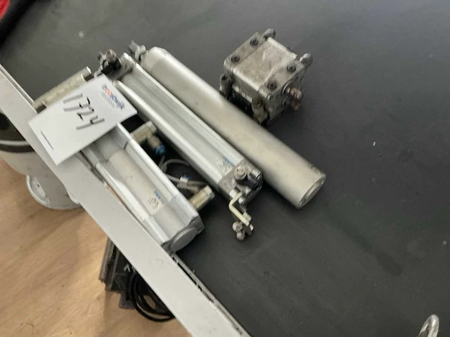 Pneumatische werkcilinder (3x) - afbeelding 2 van  3