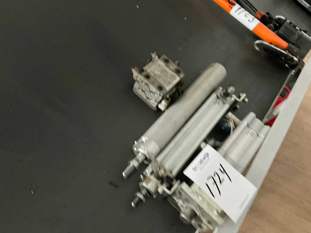 Pneumatische werkcilinder (3x) - afbeelding 3 van  3